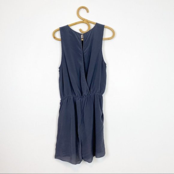 Aritzia | Wilfred | Rive Silk Romper Dark Grey Size M - Picture 6 of 12